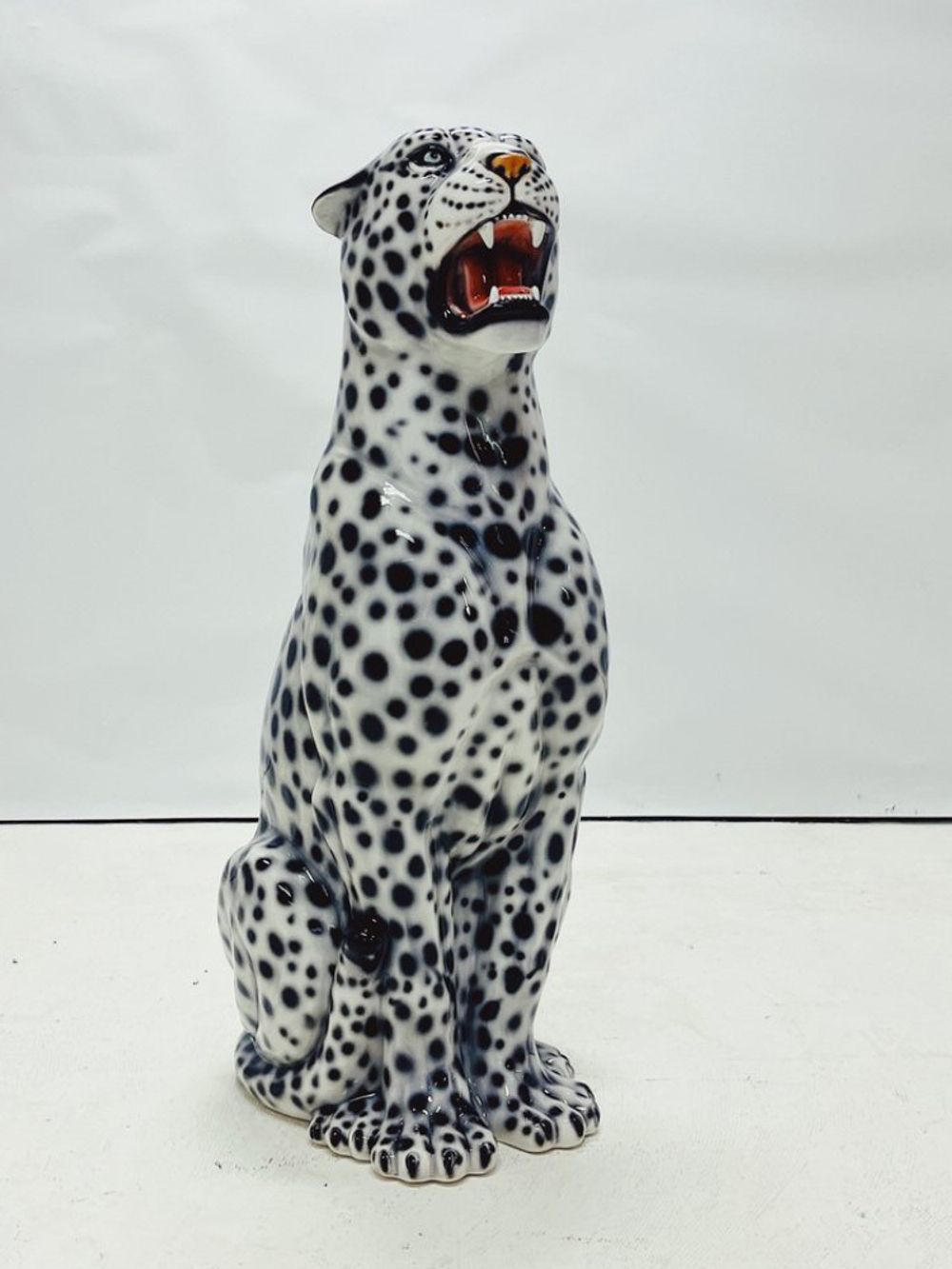 Boxer Статуэтка ростовая Снежный Барс