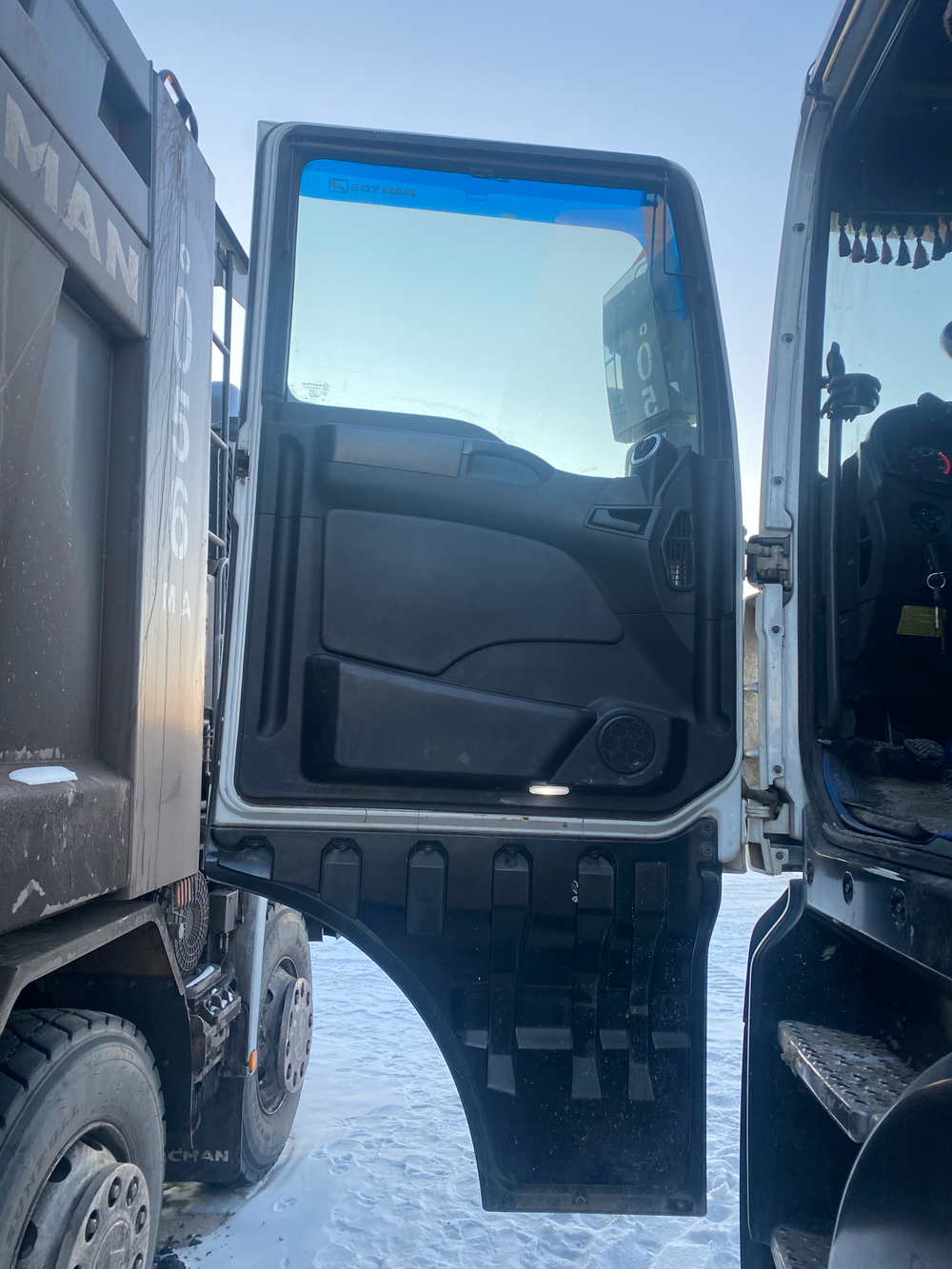 SITRAK C7H 6x4 Седельный тягач ZZ4256V364HE (Дизельный, 10,5 л, 441 л.с., MT)