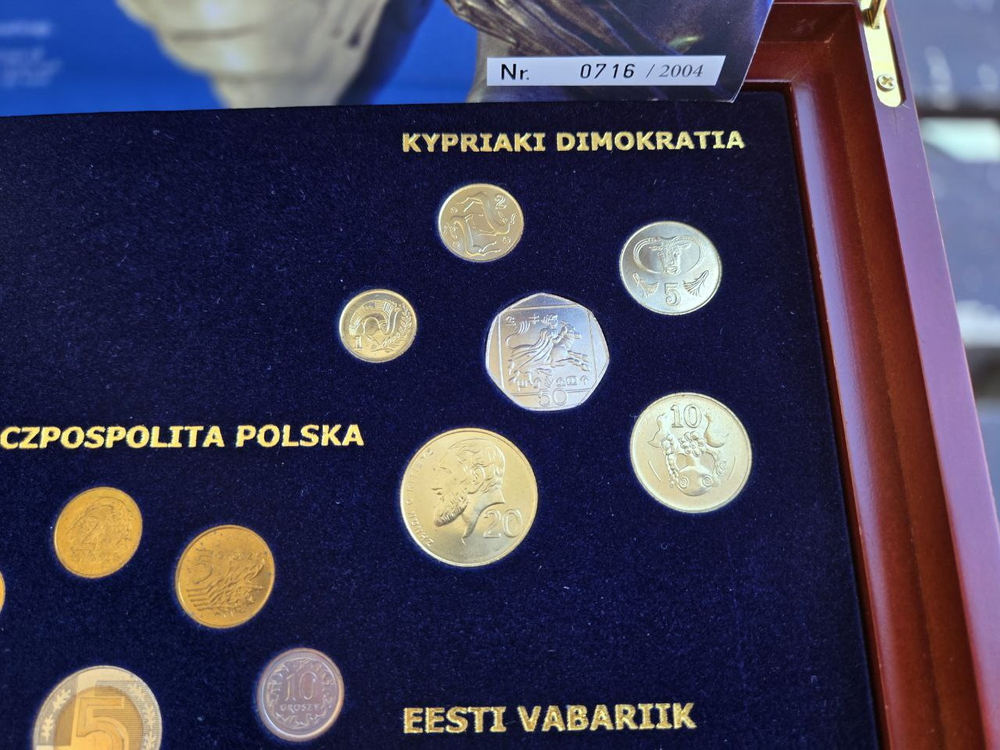 Europe. Circulation Coins of 10 New EU Nations — A Historical Collection by the Royal Dutch Mint