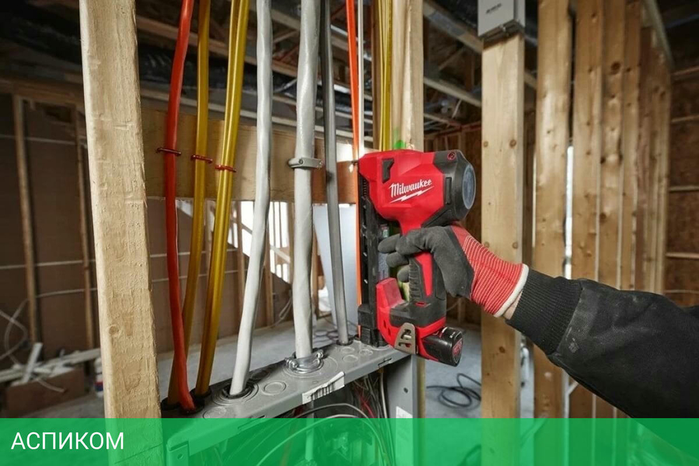 Аккумуляторный степлер Milwaukee M12 BCST-0 (4933480488)