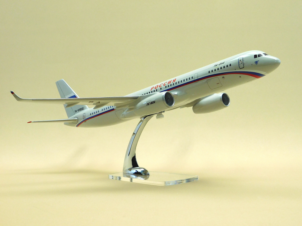 Модель самолета Ту-214 (М1:100, СЛО России)
