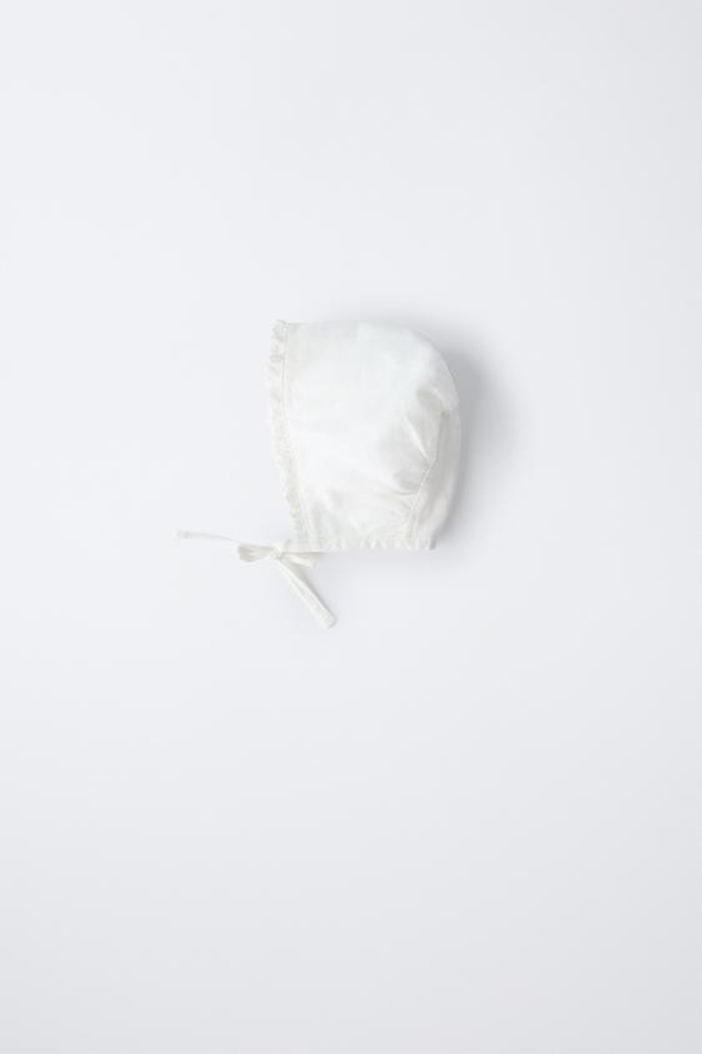 ZARA ОДНОТОННЫЙ ЧЕПЧИК ИЗ СМЕСОВОГО ЛЬНА С КРУЖЕВОМ, ЖЕЛТОВАТО-БЕЛЫЙ