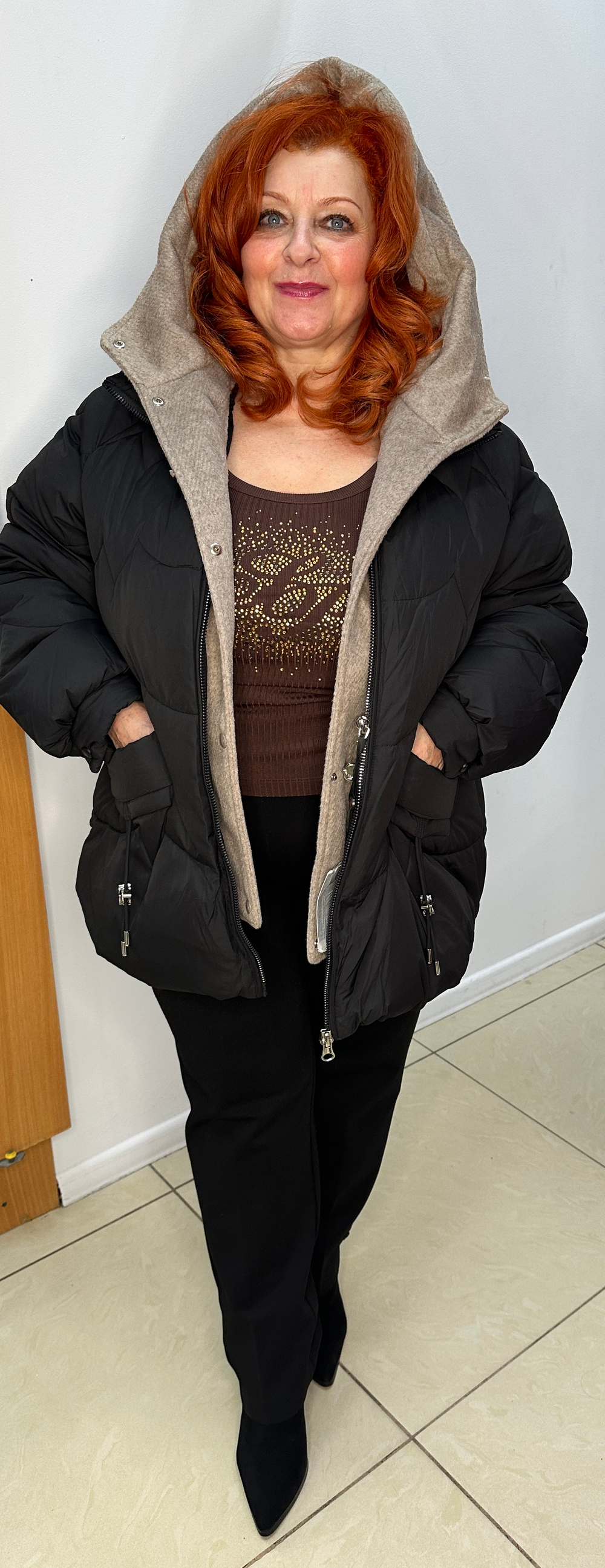 Зимняя черная комбинированная куртка