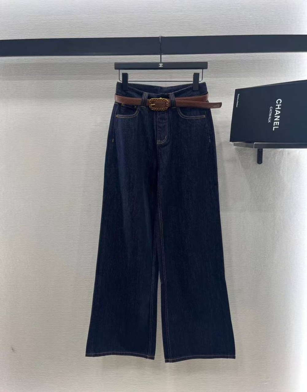 Джинсы CHANEL