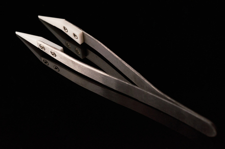 Пинцет керамический изогнутый