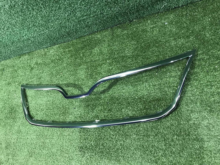 Молдинг решетки радиатора Skoda Rapid 1 (2012-2020)