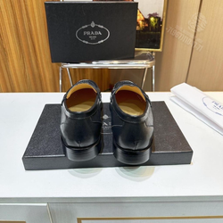 Лоферы Prada