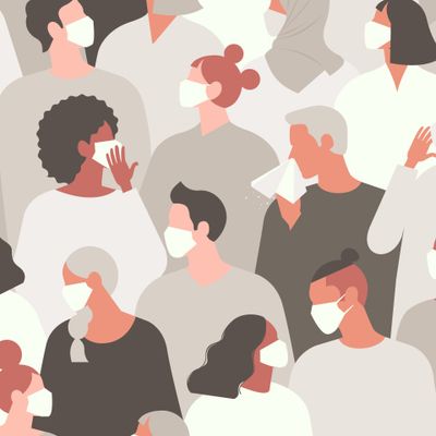 Группа людей различных национальностей в защитных масках
