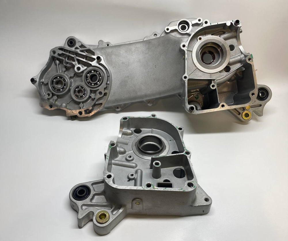 Картер с подшипниками и сальниками двигатель LJ139QMB колесная база 12"