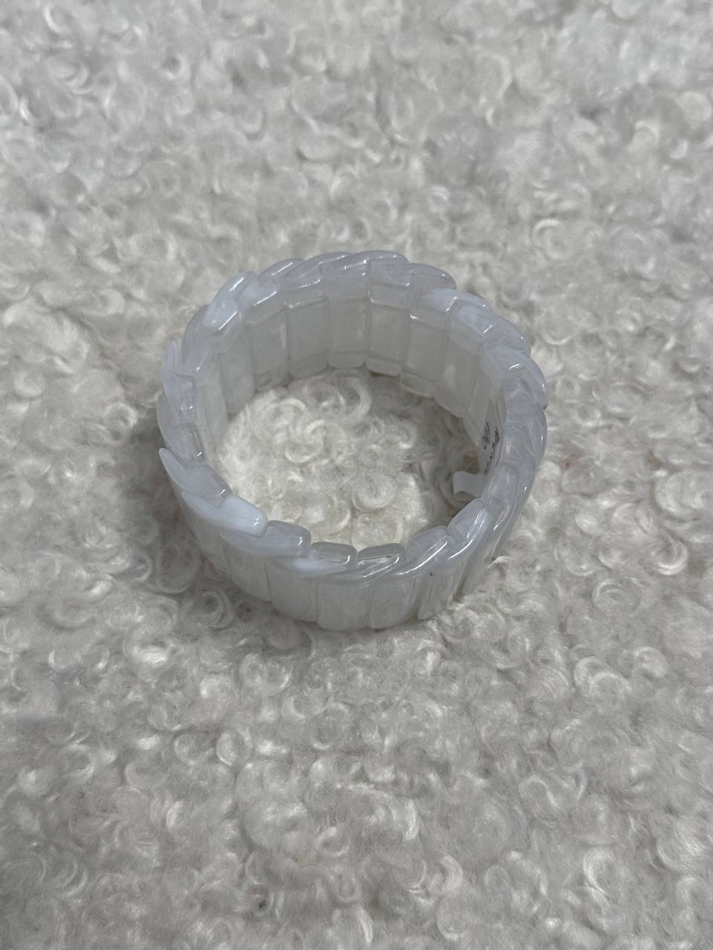 Браслет из пластин белый