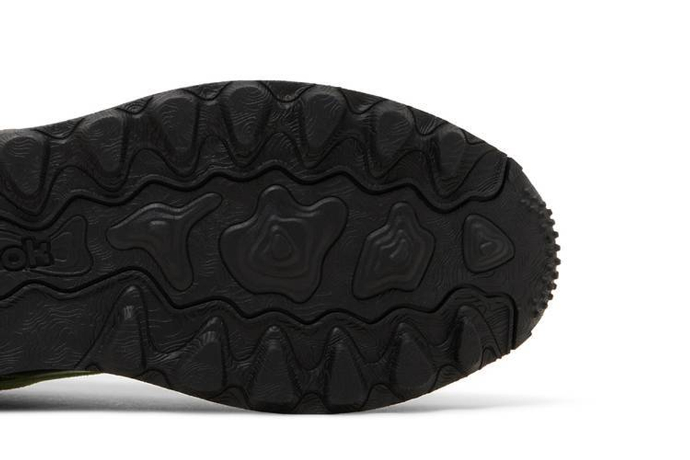 Кроссовки Pleasures X Reebok Classic Leather