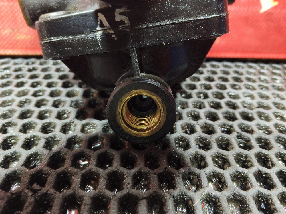 Клапан ускорительный