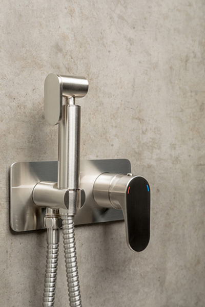 Смеситель для умывальника из стены BOHEME Spectre 455-NB