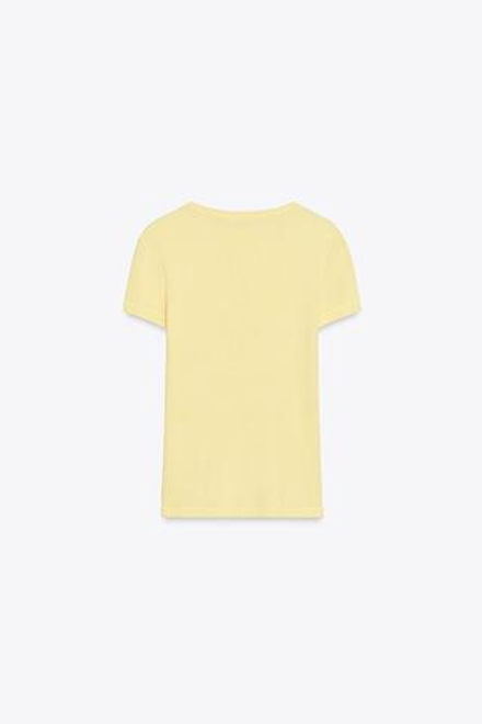 ZARA ФУТБОЛКА ИЗ ВИСКОЗЫ С КОРОТКИМИ РУКАВАМИ, ЖЕЛТЫЙ