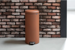 Brabantia NewIcon Контейнер для минеральных отходов с корицей, 30 л.