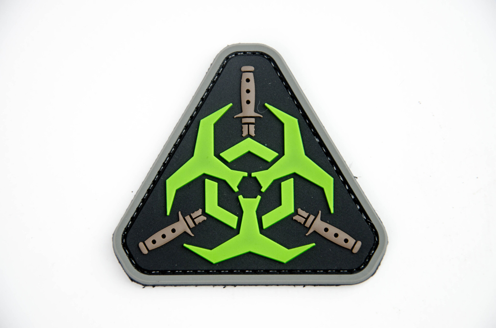 Шеврон Biohazard треугольник с мечами PVC. Светящийся чёрный