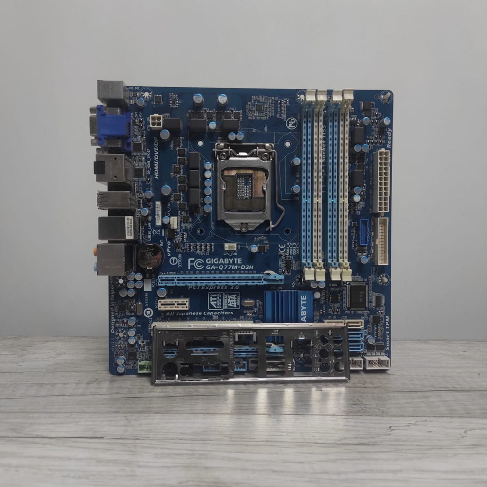 Материнская плата GIGABYTE GA-Q77M-D2H (rev. 1.0). Товар уцененный