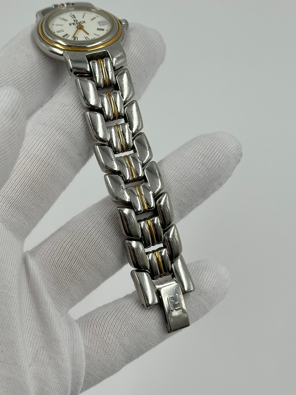 Часы Fendi