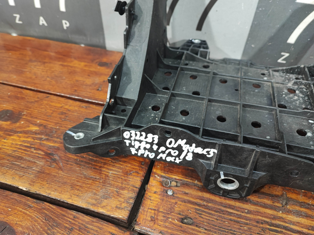 Крепление аккумулятора Chery Tiggo 7 Pro 20-нв Б/У Оригинал 807000408AA