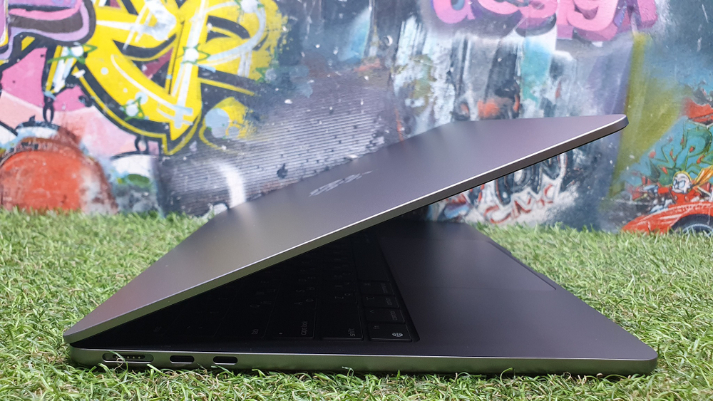 MacBook Air 13 2024 Retina M3/5 циклов A3113