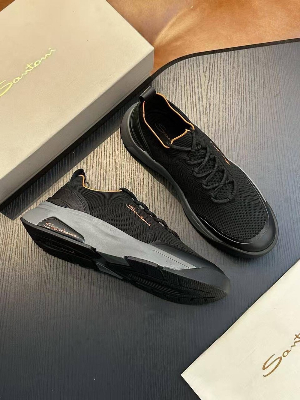 Кроссовки Santoni