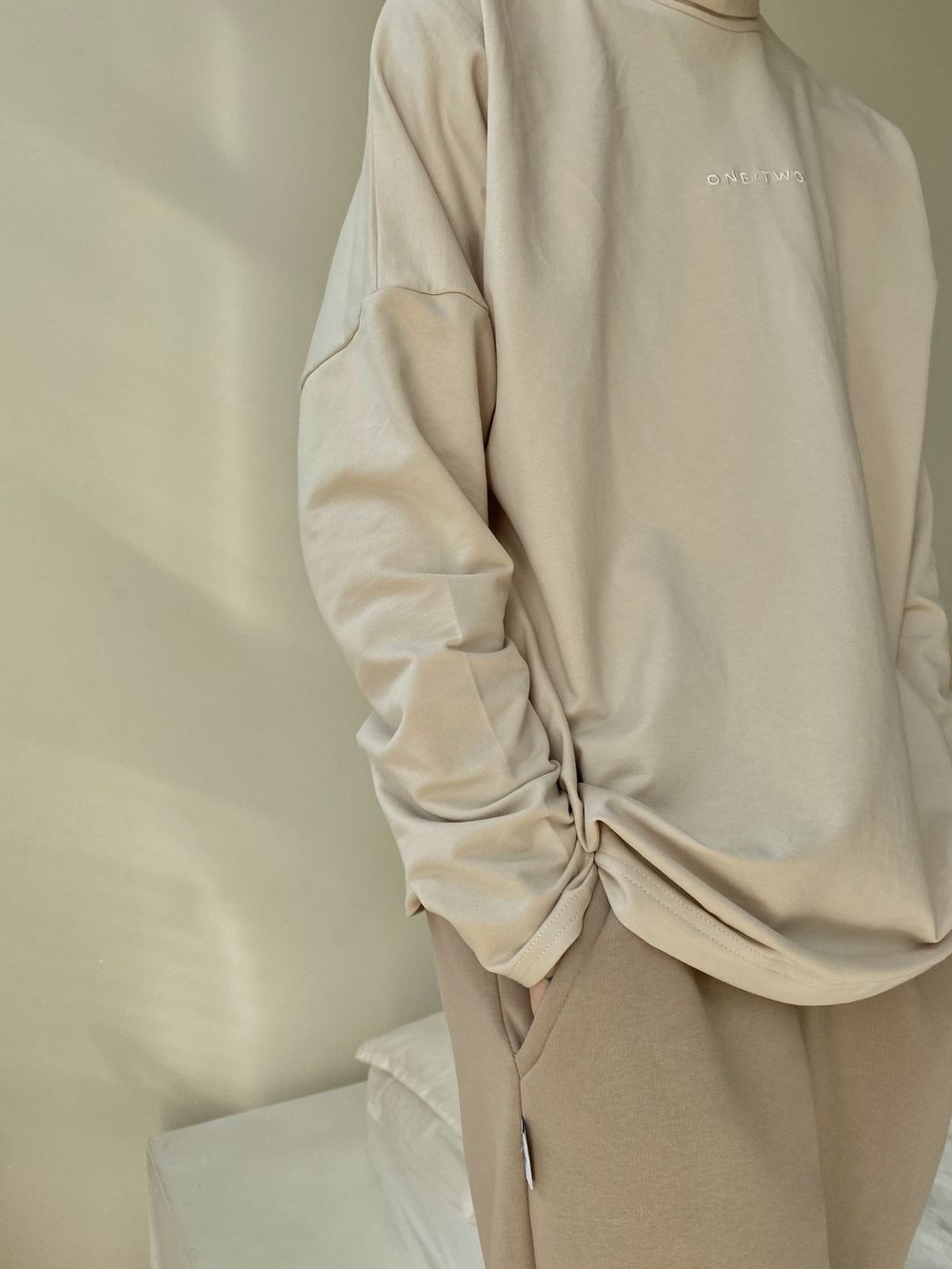 Лонгслив One Two High Neck Logo Moonbeam бежевый