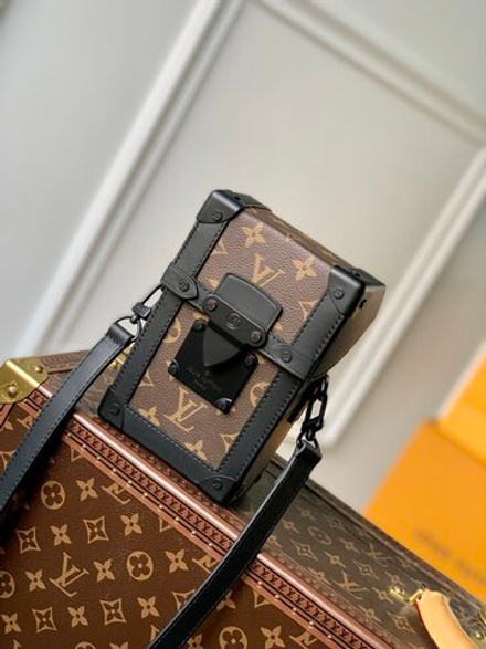 Louis Vuitton Vertical Trunk Wearable Wallet