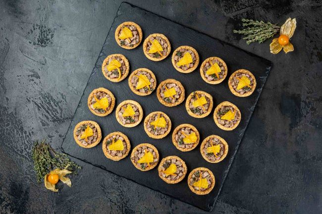 Мини-тарталетка с тар-таром из филе утки, 20 шт.