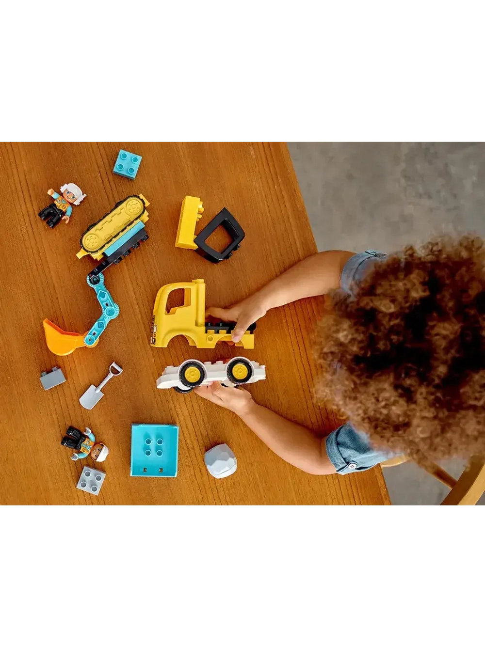 Конструктор лего DUPLO Town Грузовик и гусеничный экскаватор