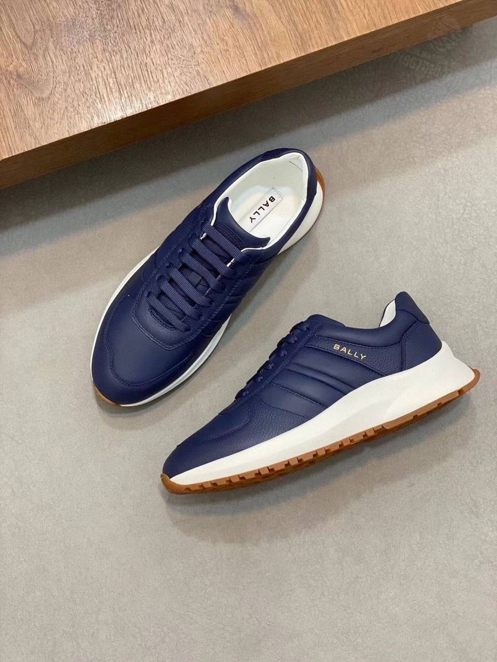 Кроссовки Bally