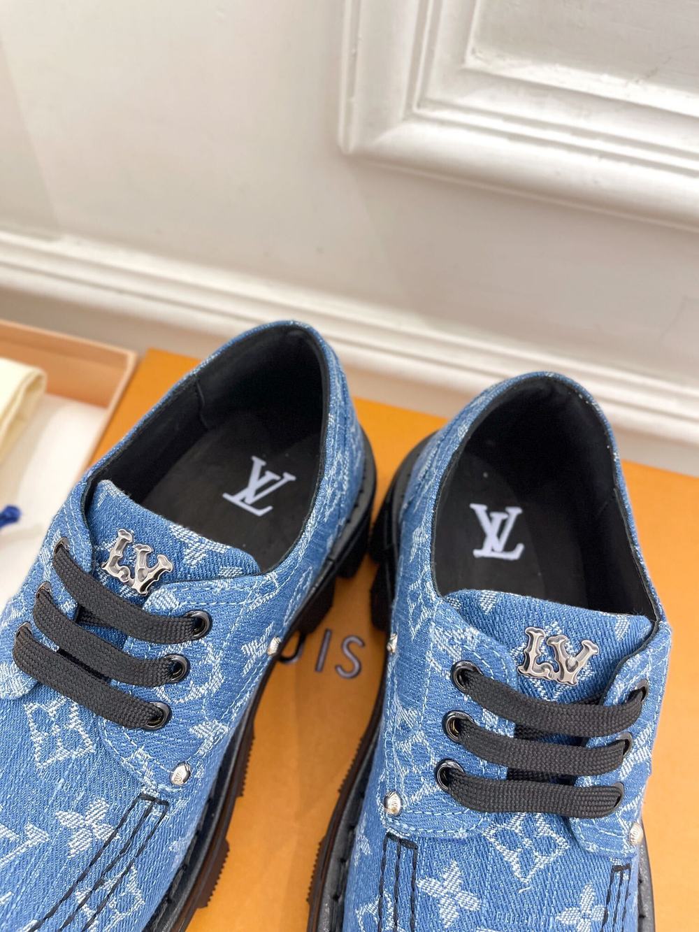 Louis Vuitton Checker Derby
