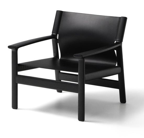 Кресло Jan из переработанной кожи черного цвета и ясеня в черном цвете