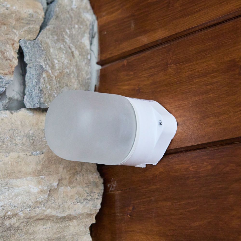 UWL-K01R 60W-E27 IP65 WHITE Светильник влагозащищенный под лампу Е27. для бань и саун. до +125С. Цвет корпуса белый. ТМ Uniel