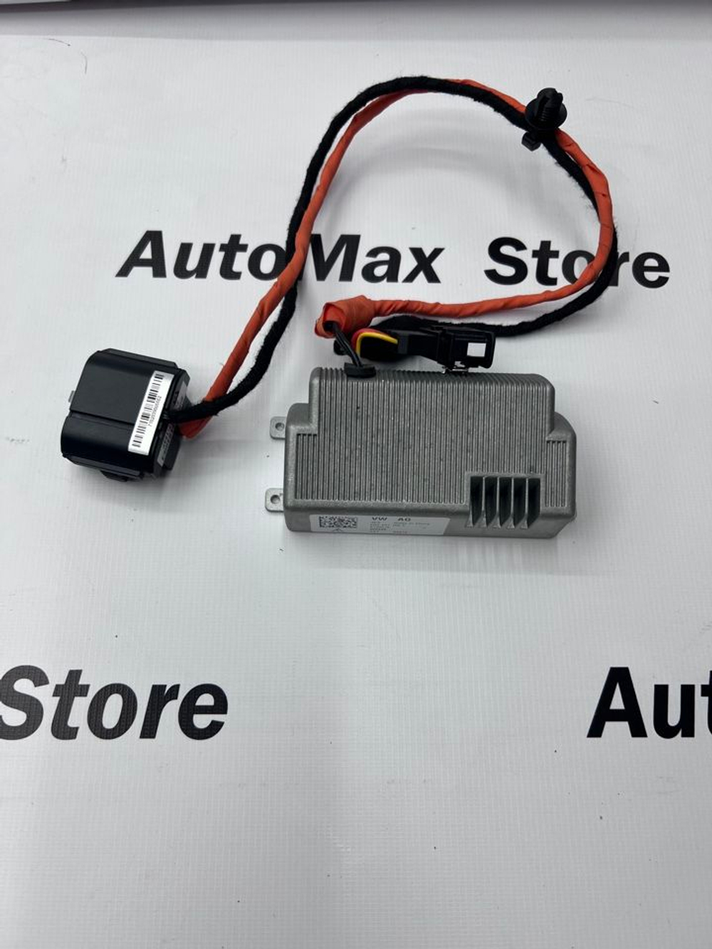 Розетка Инвертор VW Tiguan 220 V 5Q0907155F. Оригинал.