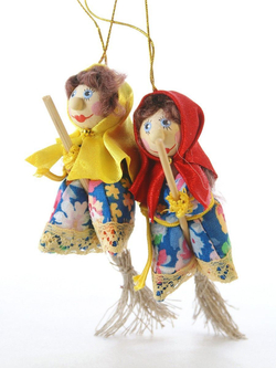 Кукла-подвеска Баба-Яга