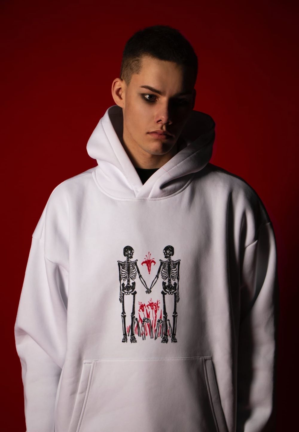 Худи Нетак Оверсайз с начесом Гуманизм Белый