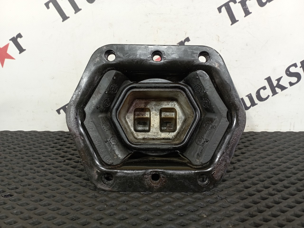 Подушка двигателя задняя