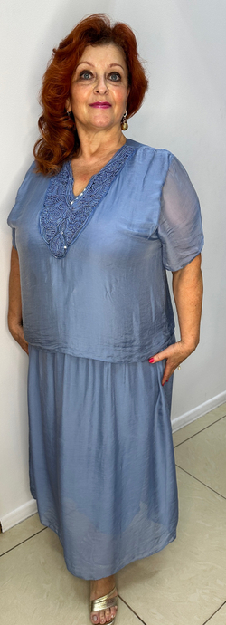 Нарядное двойное платье с пайетками по декольте