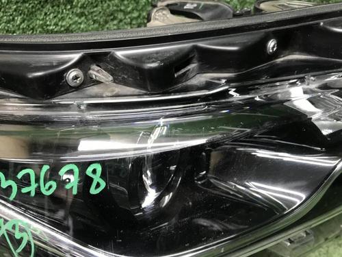 Фара правая Toyota Fortuner 2 (2020-н.в.) LED