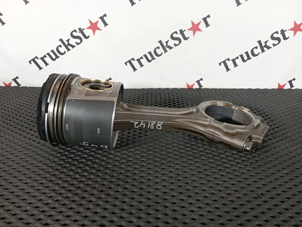 Поршень с шатуном