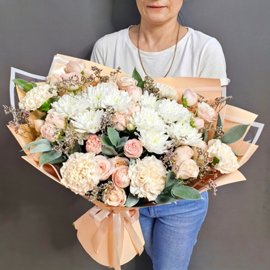 Авторский букет в нежной гамме