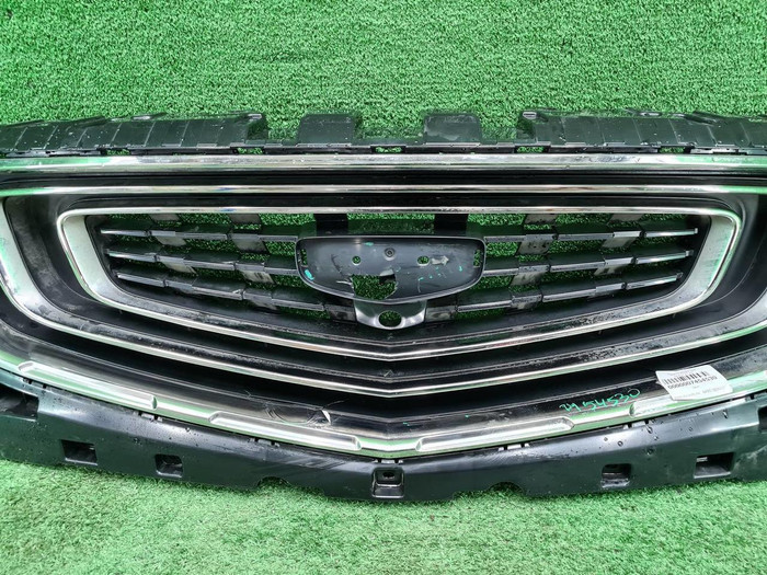 Решетка радиатора Geely Atlas Pro (2021-н.в.)
