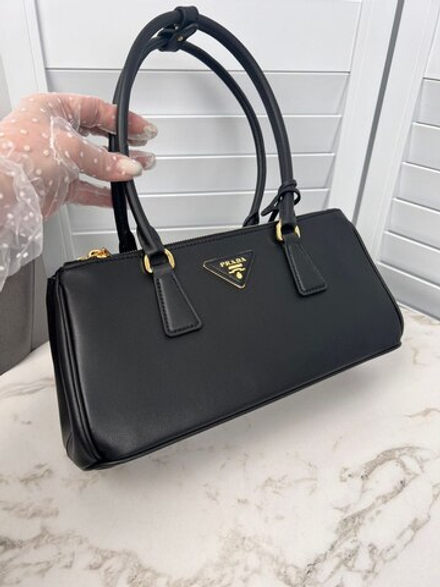 Сумка Prada
