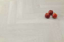 Ламинат Egger EPL208 Дуб Ронгбук натуральный V4 фаска 8мм 33кл (уп.1,994м2) NEW 2023