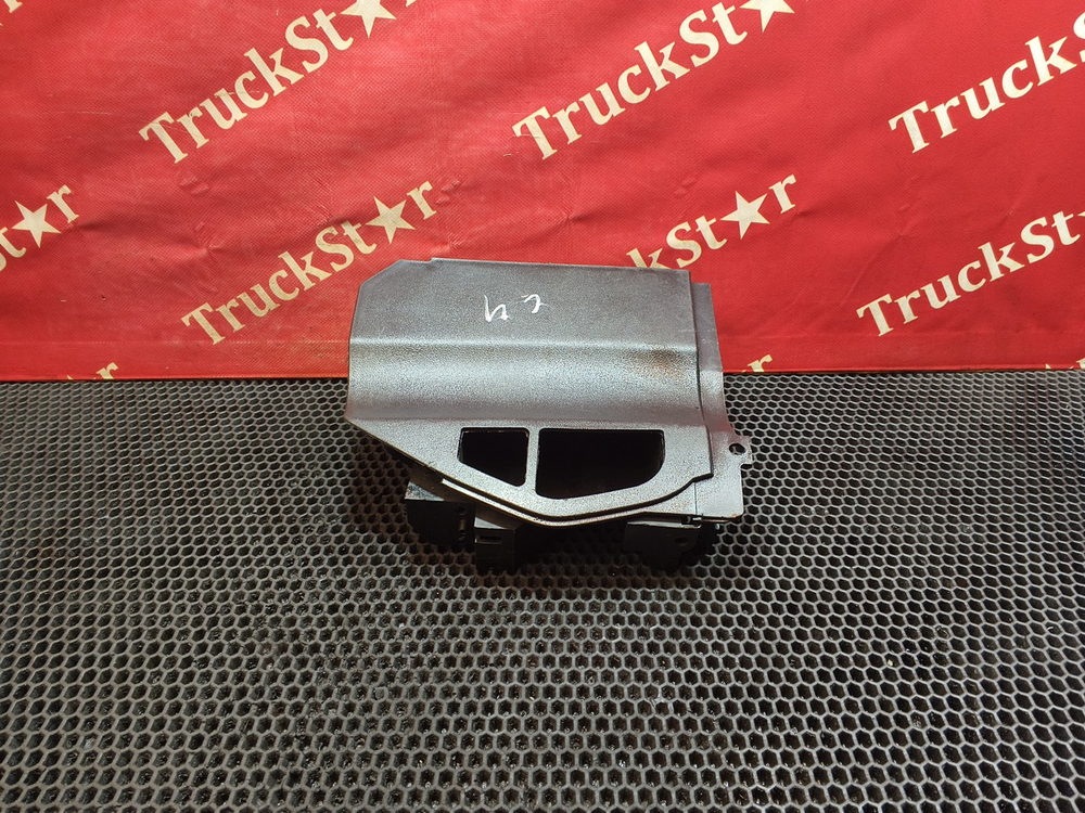 Накладка панели приборов правая 2022г