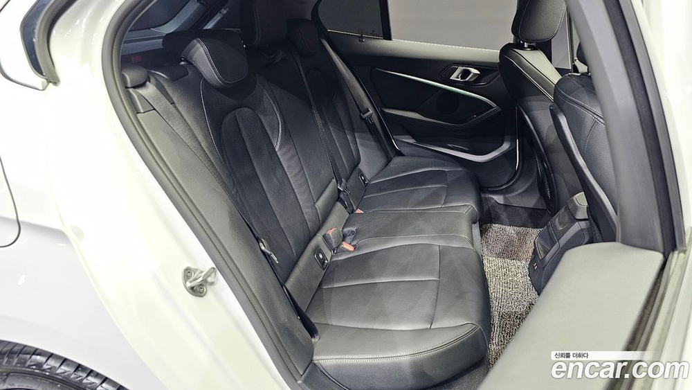 BMW 1 Series (F40) 120i Sports (08.2021)