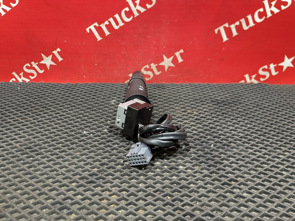 Переключатель подрулевой правый 2024г