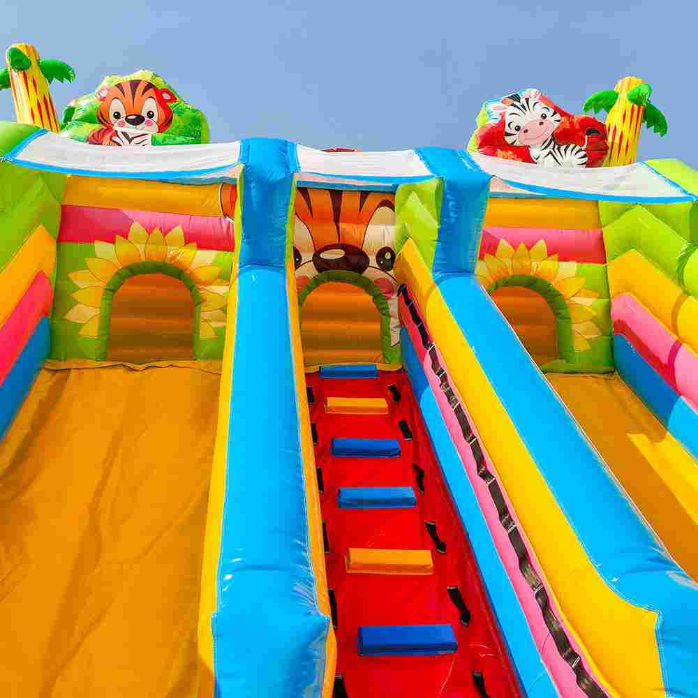 Коммерческий надувной батут «Звериная команда», 9х5х5 м