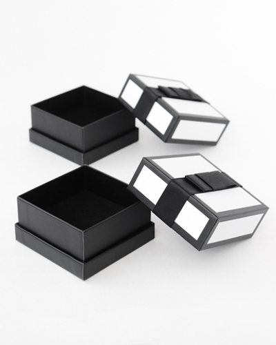 Футляр картонный с плоским бантиком, серия "ОДРИ", 80х80х48 мм