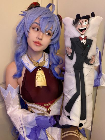 Мини дакимакура Вокс человек Отель Хазбин арт. M1295, 60х20 см